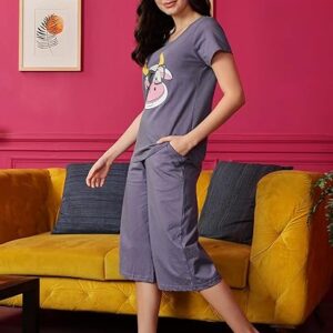 Clovia Women's Cotton Printed Top & Basic Capri Set