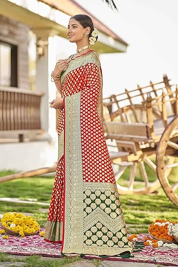 MANOHARI Most Trendy Jacquard Work Woven Saree with Unstitch Blouse Piece - Image 4